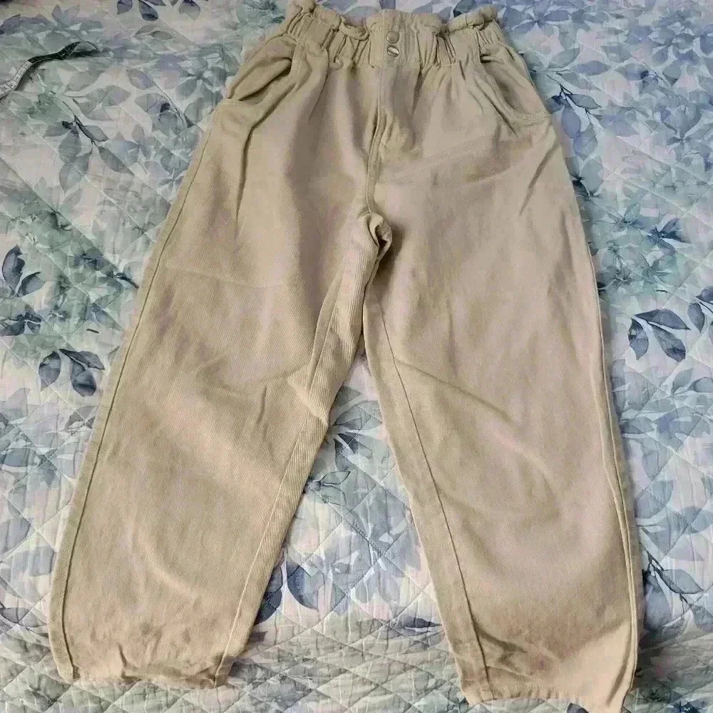 H&M Khaki high-waisted pants size 4 petite